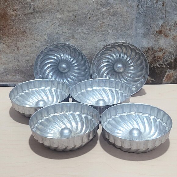 Vintage Mini Aluminum Swirl Gelatin Cake Molds Tart Tins Set of 6 - Picture 6 of 8